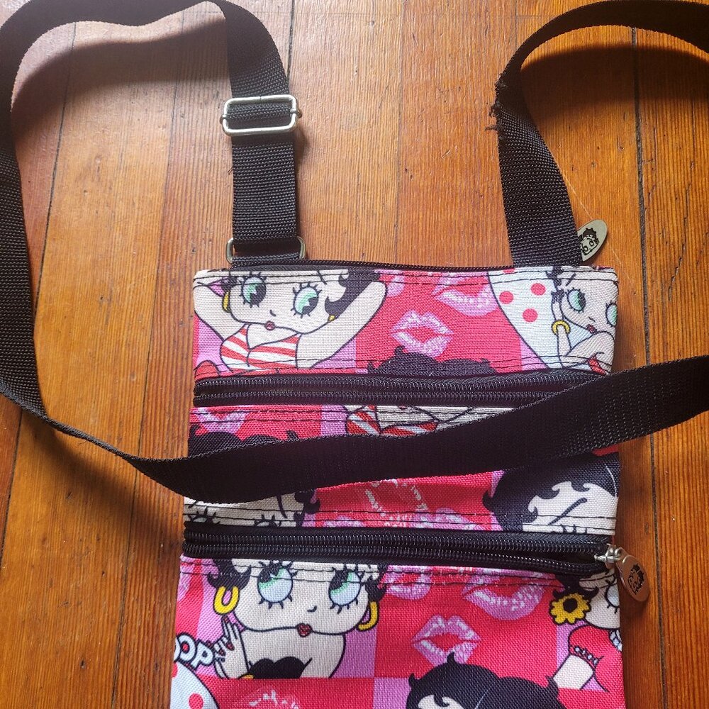 Betty Boop Crossbody Bag - Picture 9 of 9
